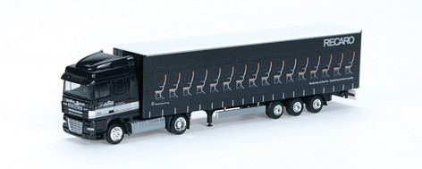 DAF XF curtain plane saddle train