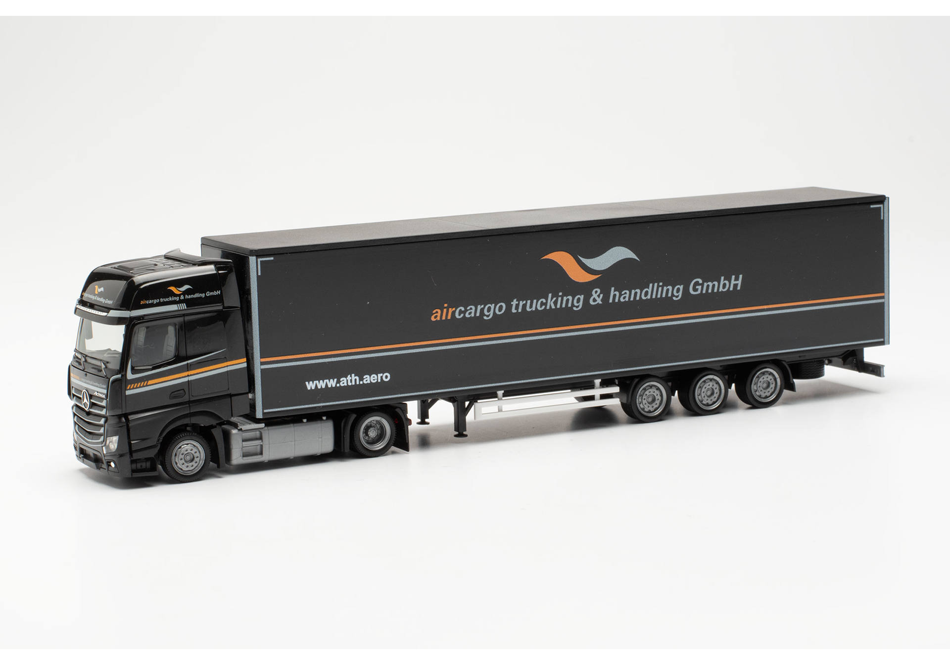 Mercedes-Benz Actros 18 volume box semitrailer "aircargo"