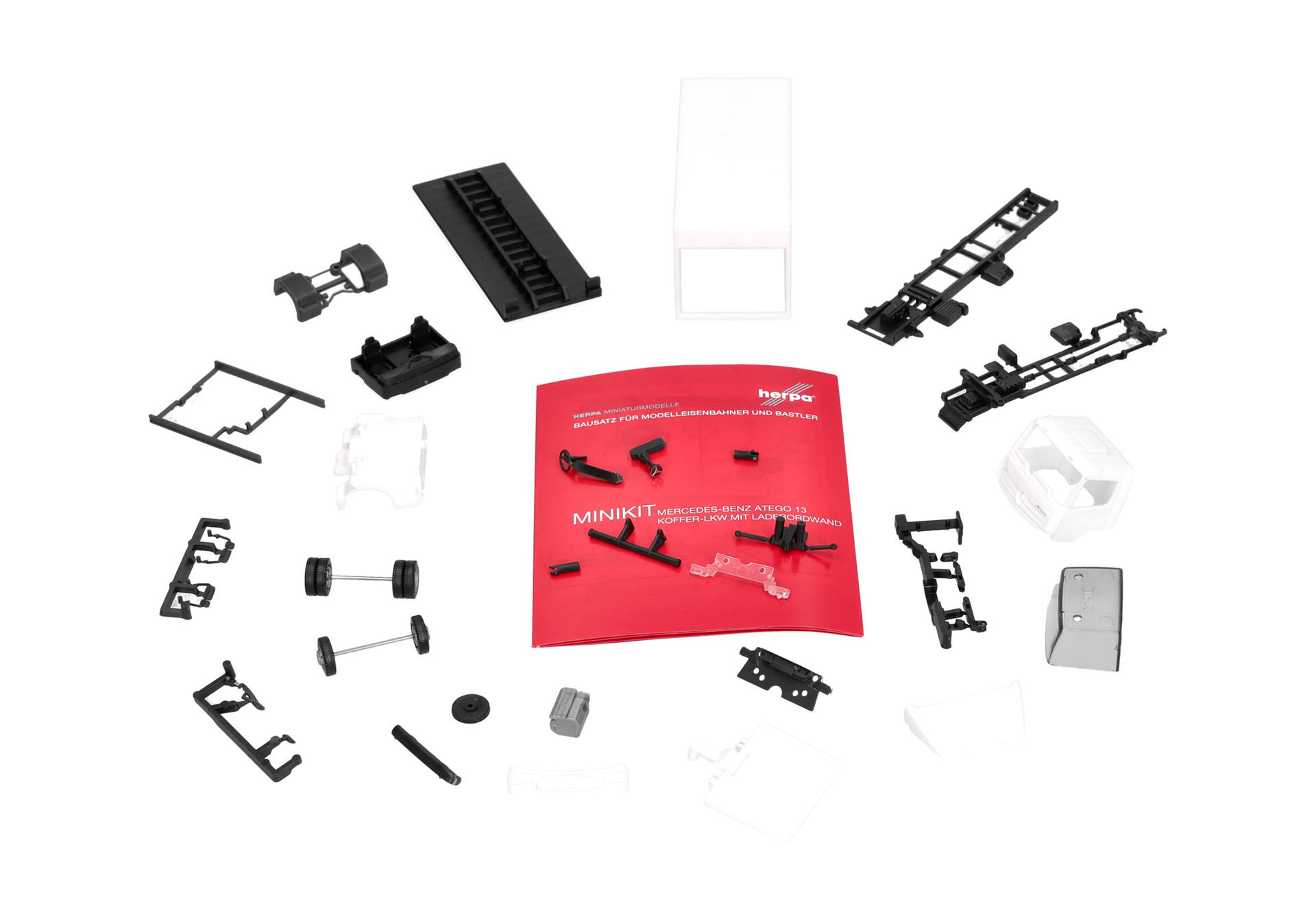 Herpa MiniKit: Mercedes-Benz Atego '13 Koffer-LKW mit Ladebordwand, weiß (1 Stück)