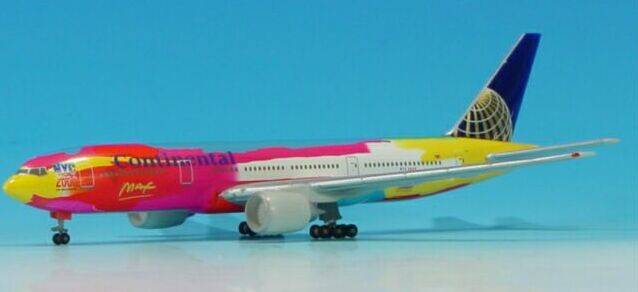 Continental Airlines Boeing 777-200 "Peter Max"