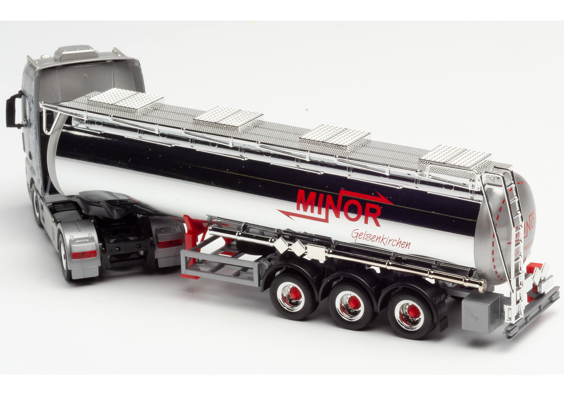 MAN TGX XXL Euro 6c chrome tank semitrailer „Minor“