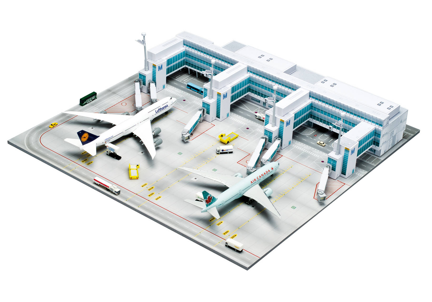 Scenix Airport München Terminal 2 cardboard model