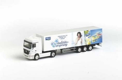Mercedes-Benz Actros LH '02 case saddle train