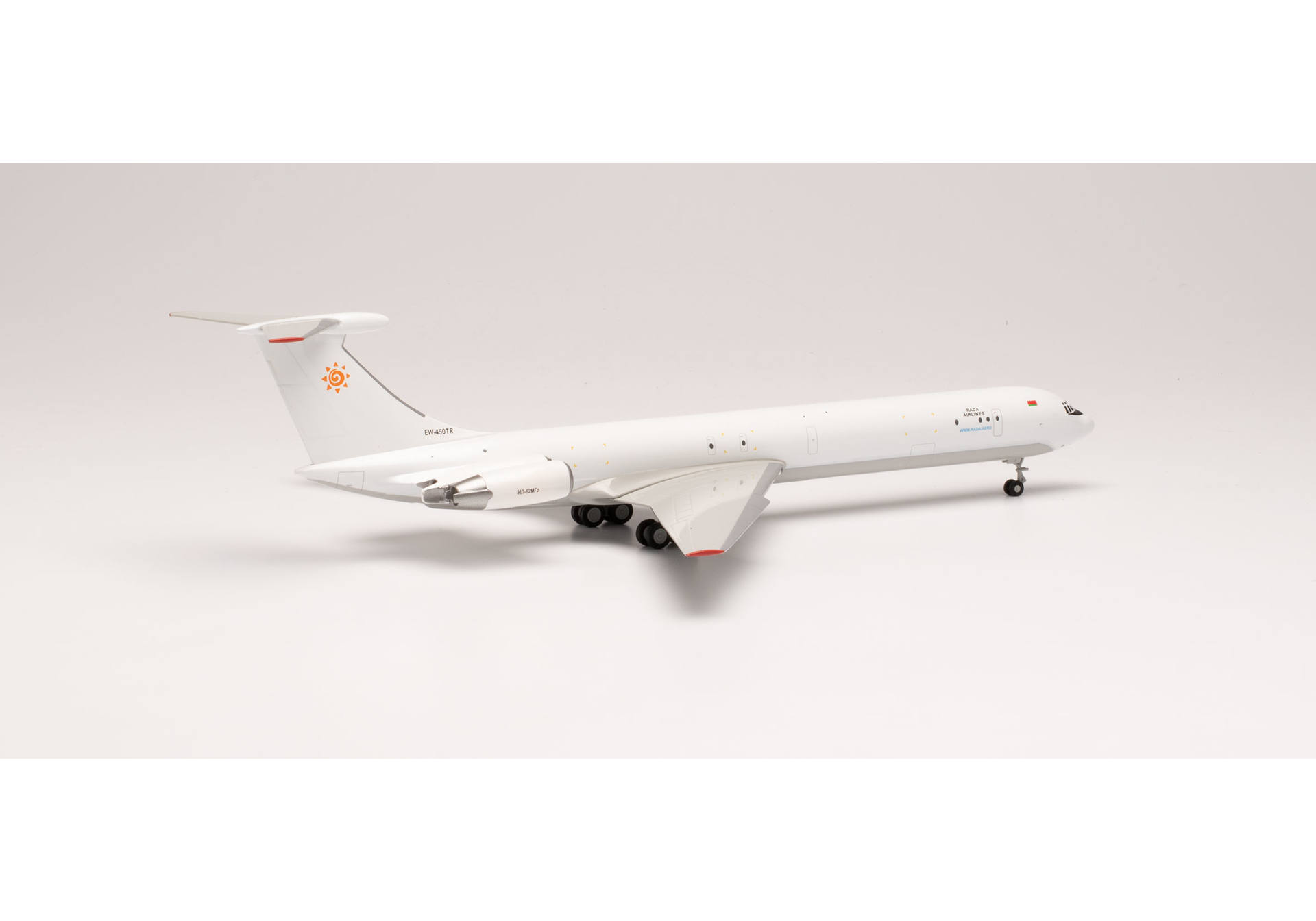 Rada Airlines Ilyushin IL-62MF – EW-450TR
