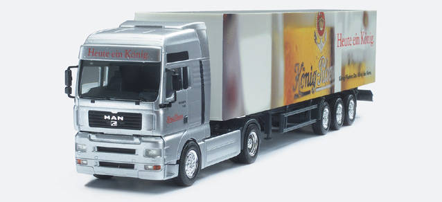 MAN TGA XXL Eurokoffer-Sattelzug "König Pilsener"