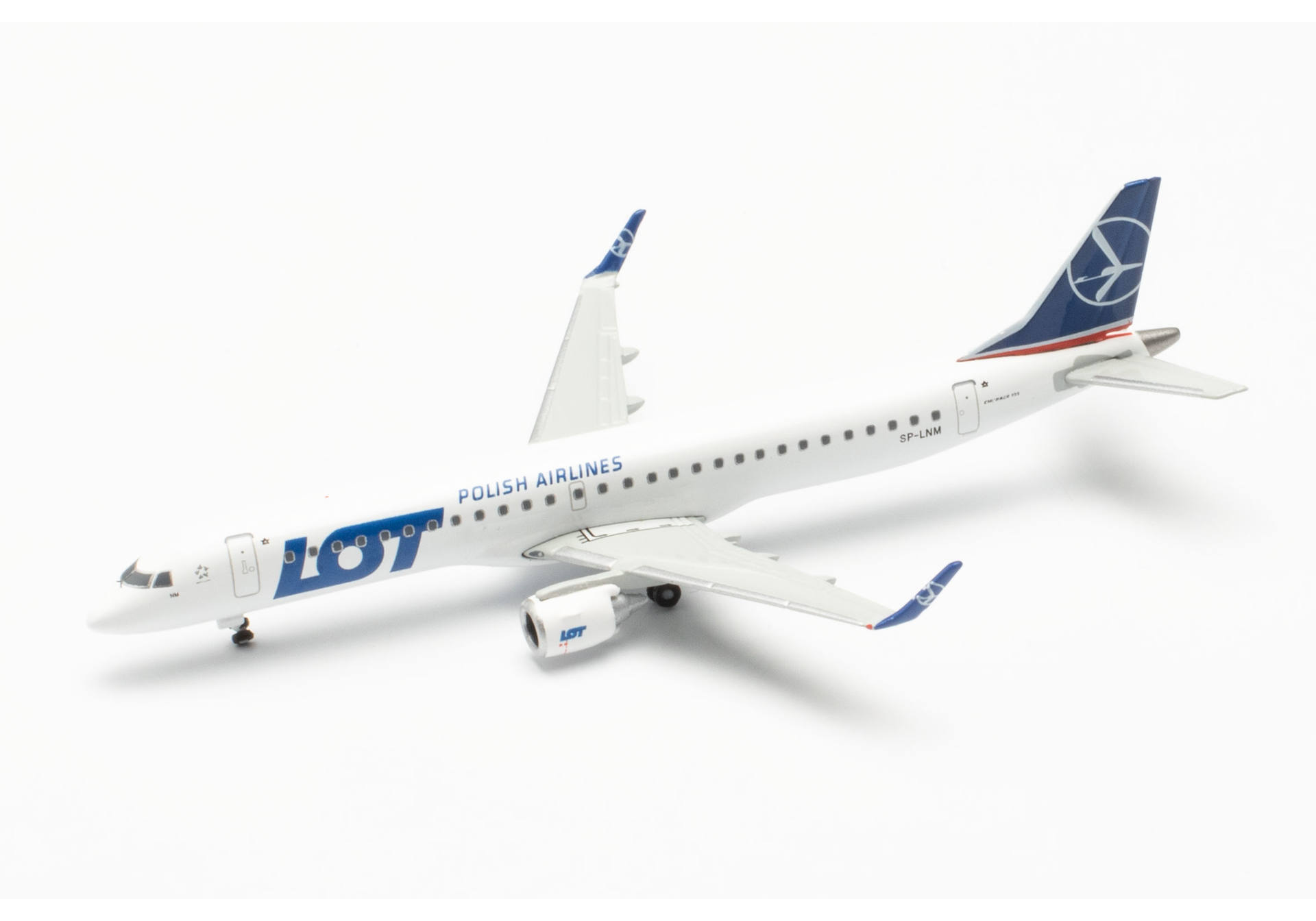 LOT Polish Airlines Embraer E195 - SP-LNM