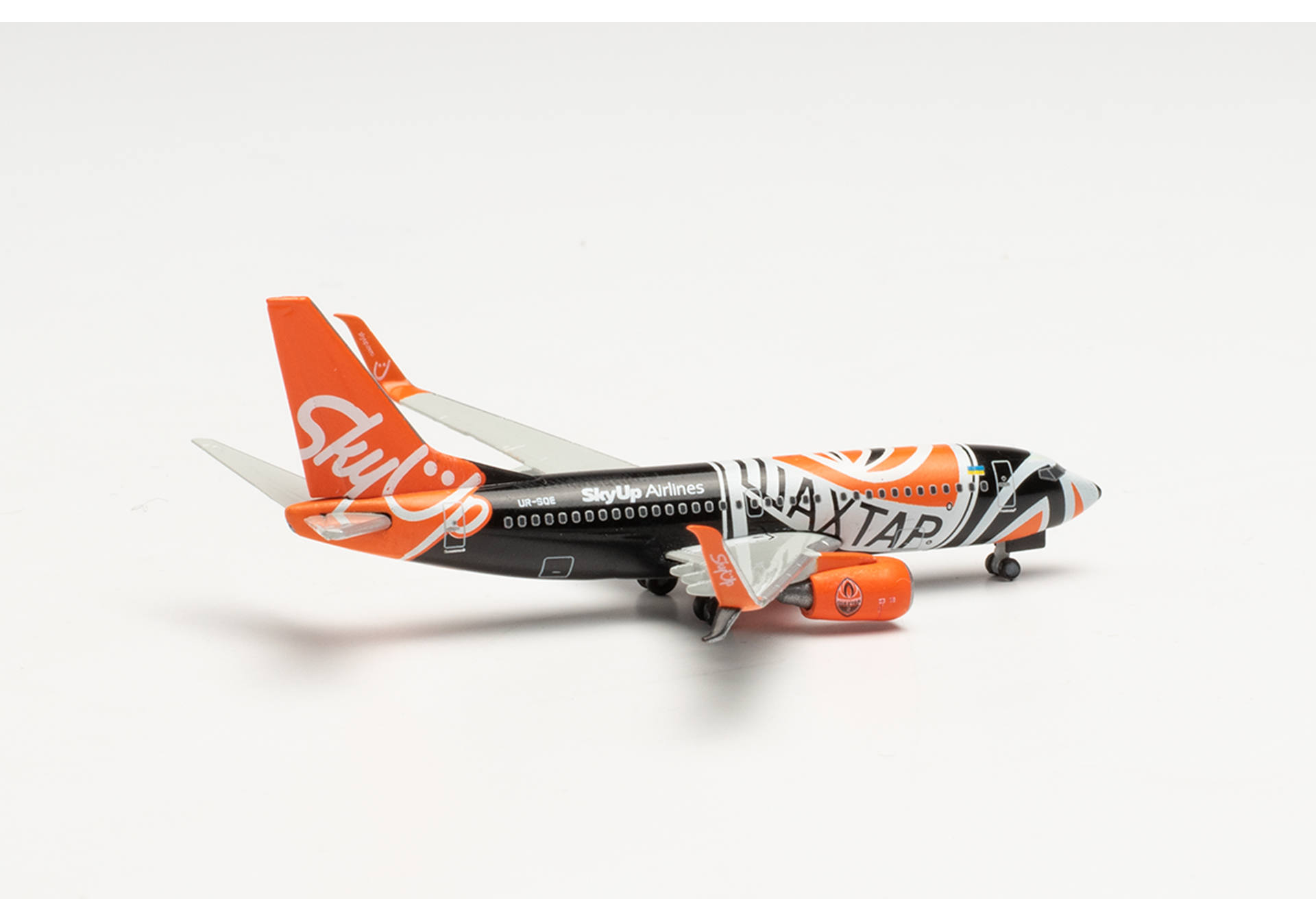 SkyUp Airlines Boeing 737-700 “Shaktar Donetsk“ – UR-SQE