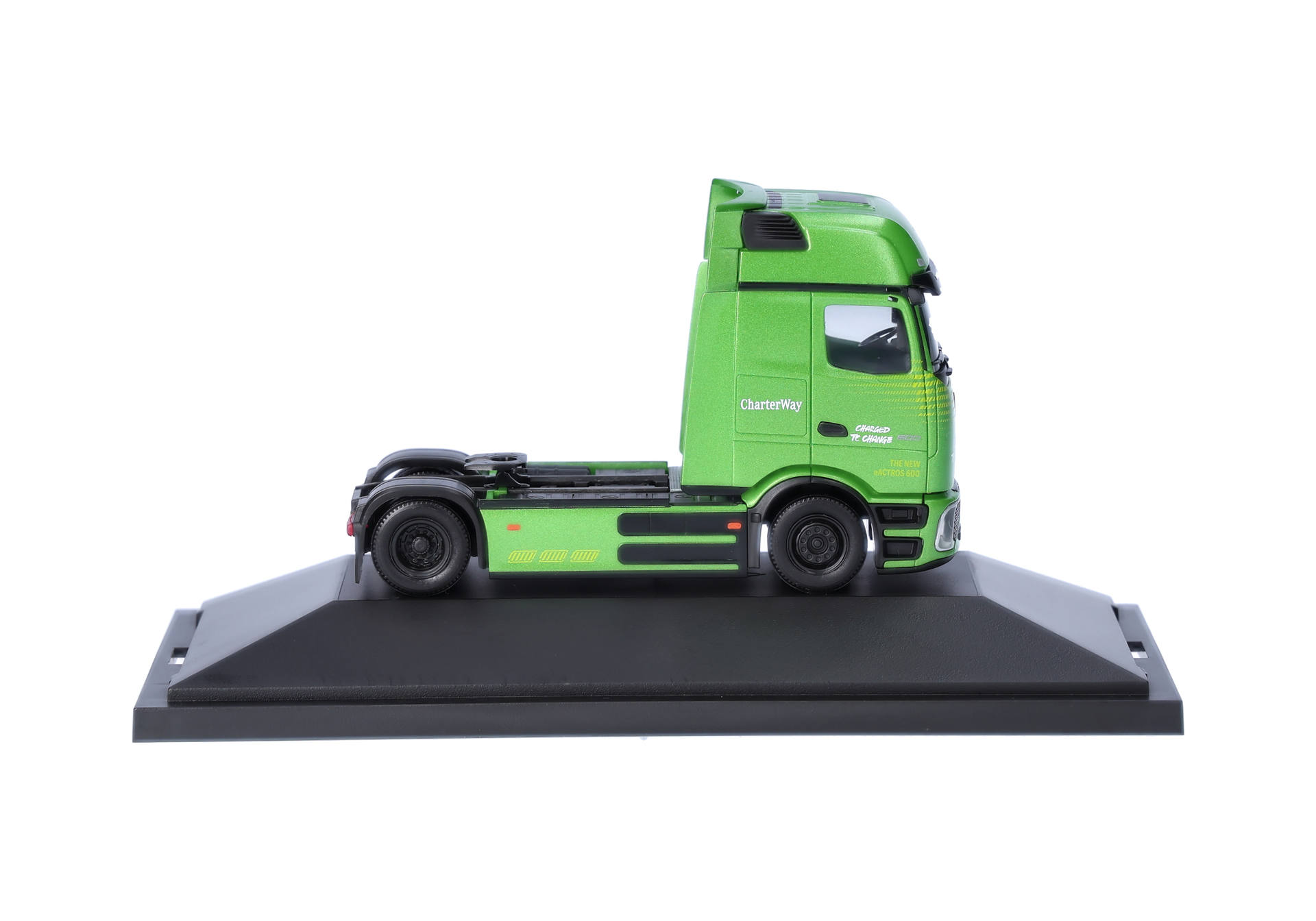 Mercedes-Benz eActros 600 solo-rigid tractor 2a mamba green "Charter Way"