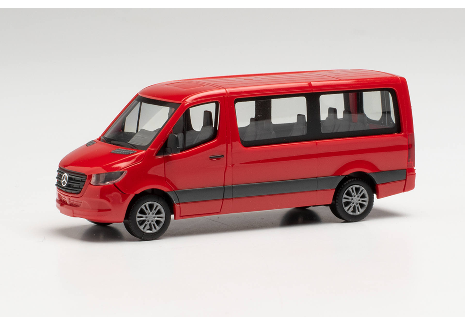 Mercedes-Benz Sprinter `18 bus low roof, red
