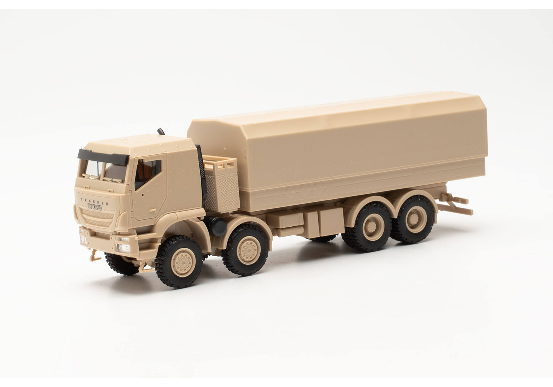 Iveco Trakker 8x8 geschützt Pritschen-LKW sandbeige