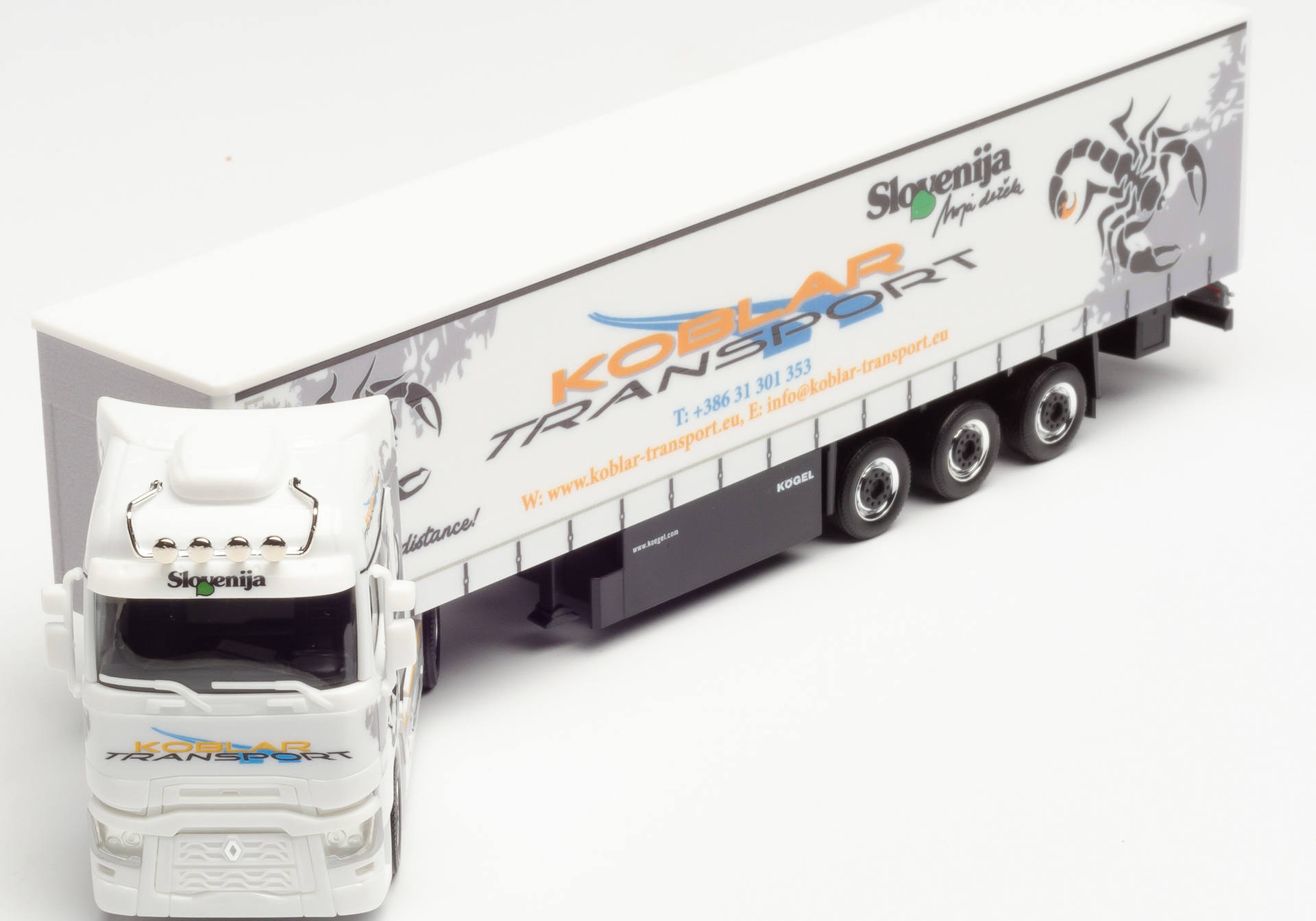 Renault T curtain semitrailer „Koblar Transport Slovenia“