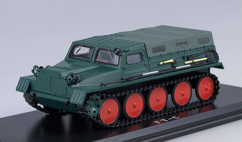 SSM: Soviet all terrain vehicle GAZ-47, with tent