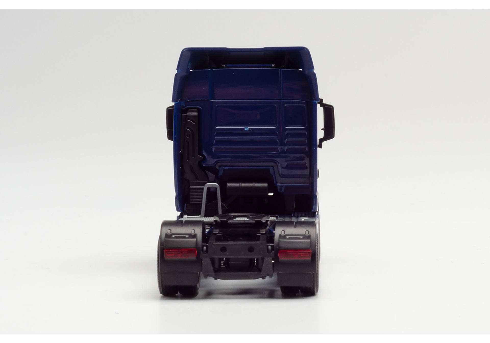 MAN TGX GM solo tractor, blue