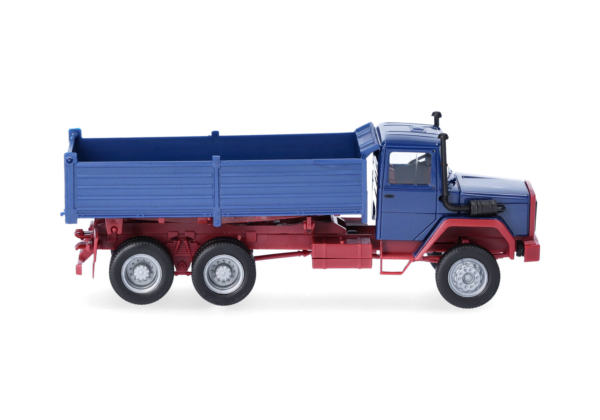 Herpa Basic: Iveco Hauber dump truck 3axles