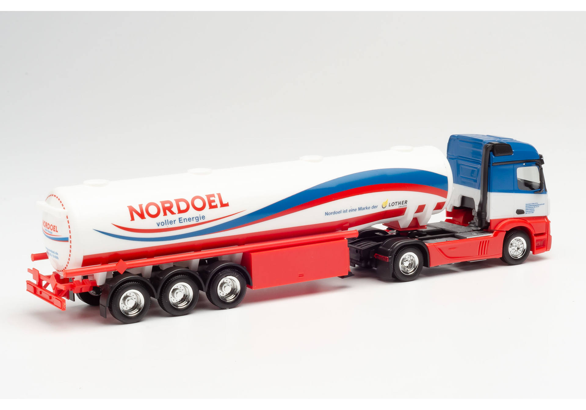 Mercedes-Benz Actros SFTP 2.3 Streamspace Benzintankhängerzug „Hermann Lother”