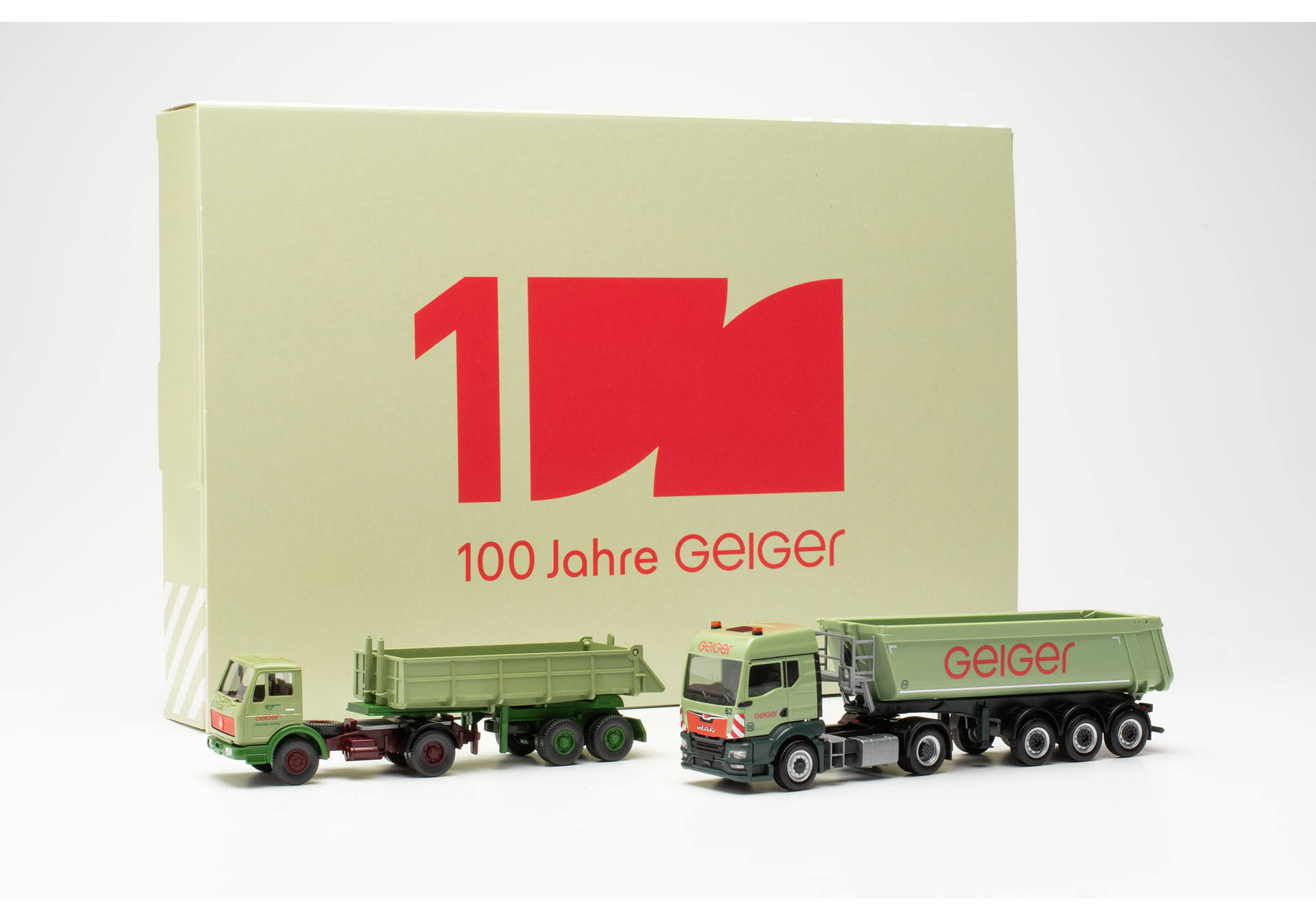 Set: MAN TGS TM Schmitz Rundmulden-Sattelzug und Mercedes-Benz Baukipper-Sattelzug (Wiking-Modell) "100 Jahre Geiger" (Bayern/Oberstdorf)