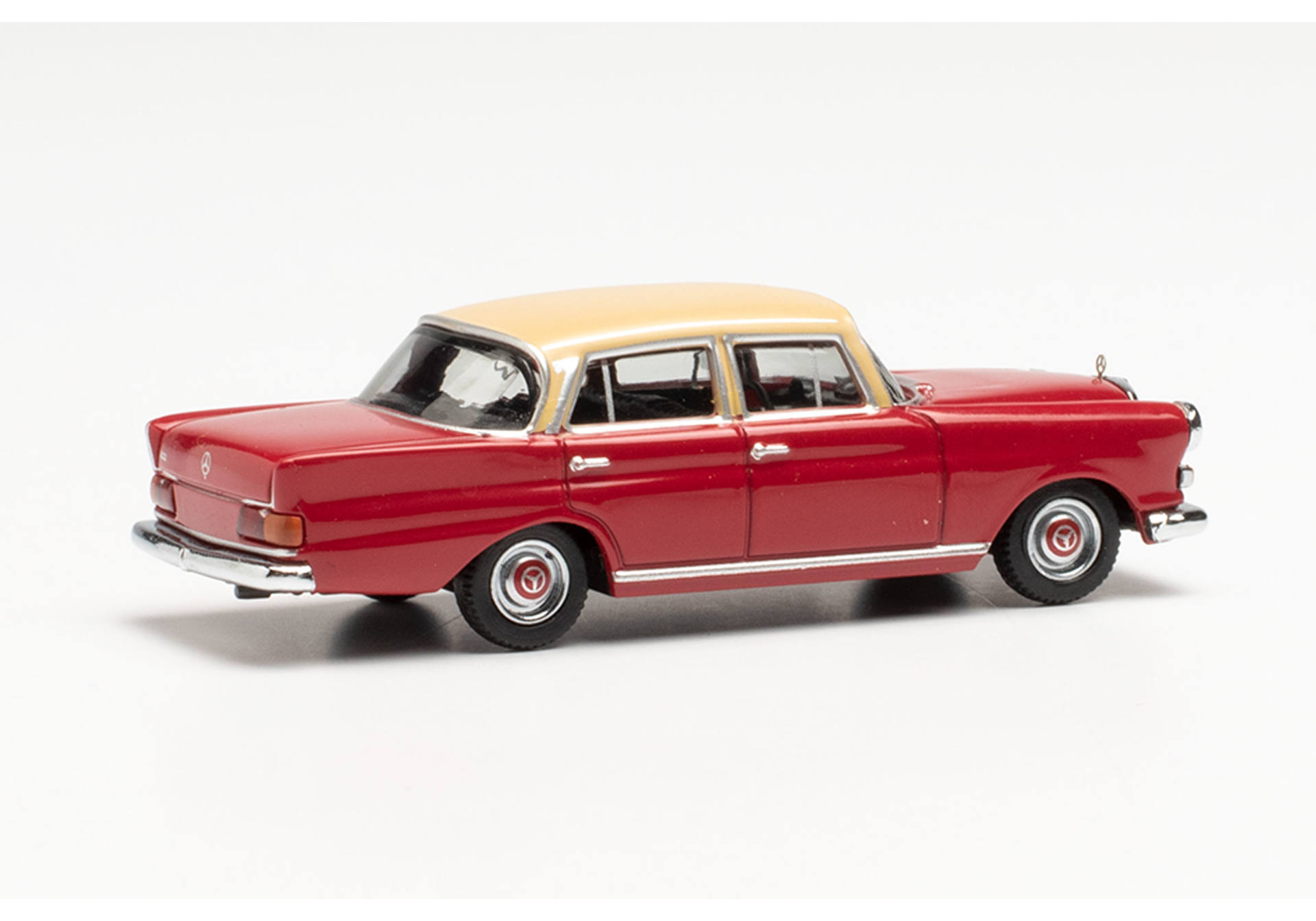 Mercedes-Benz 200 Heckflosse, rot/creme