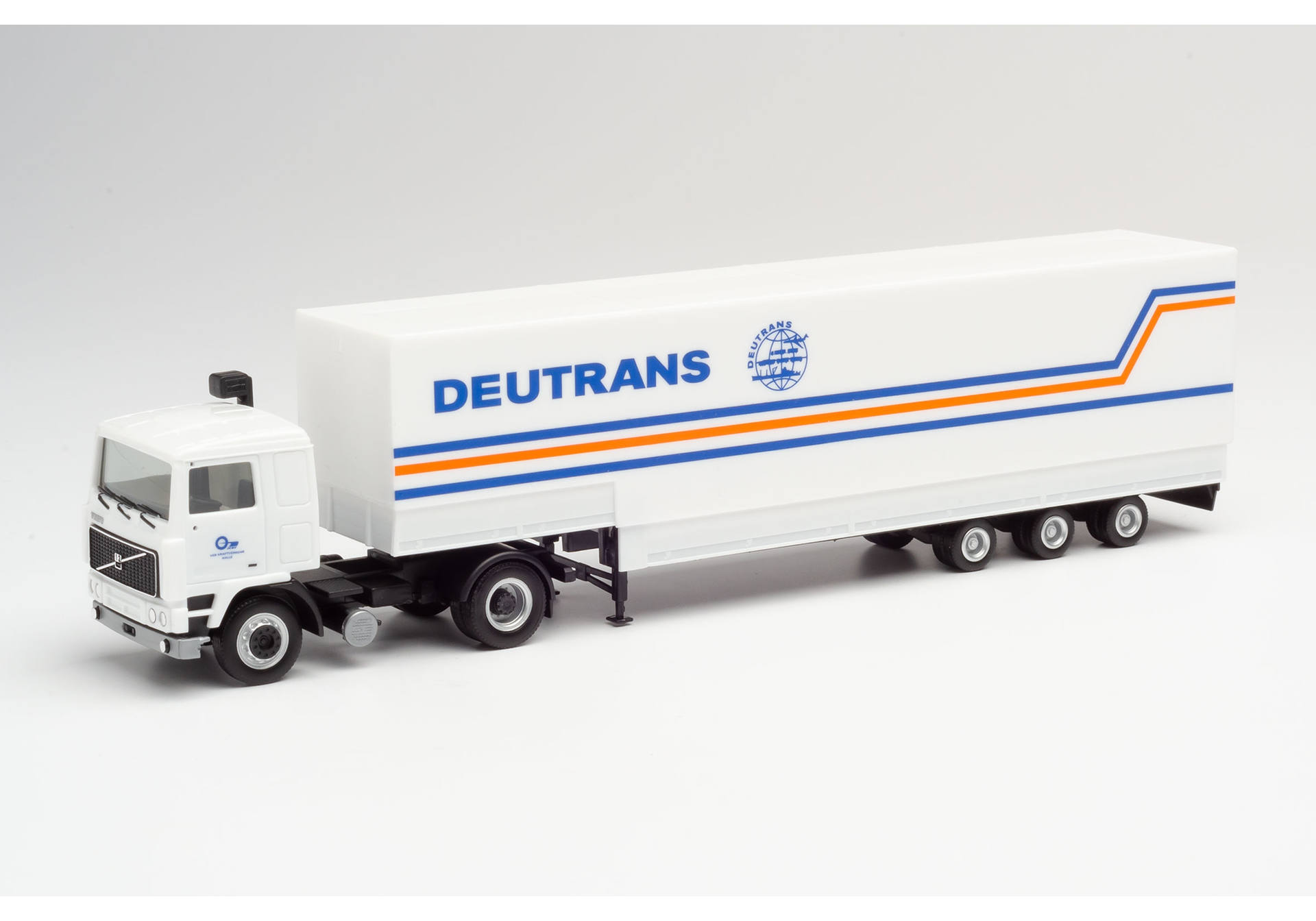 Volvo F 12 jumbo canvas semitrailer „Deutrans“