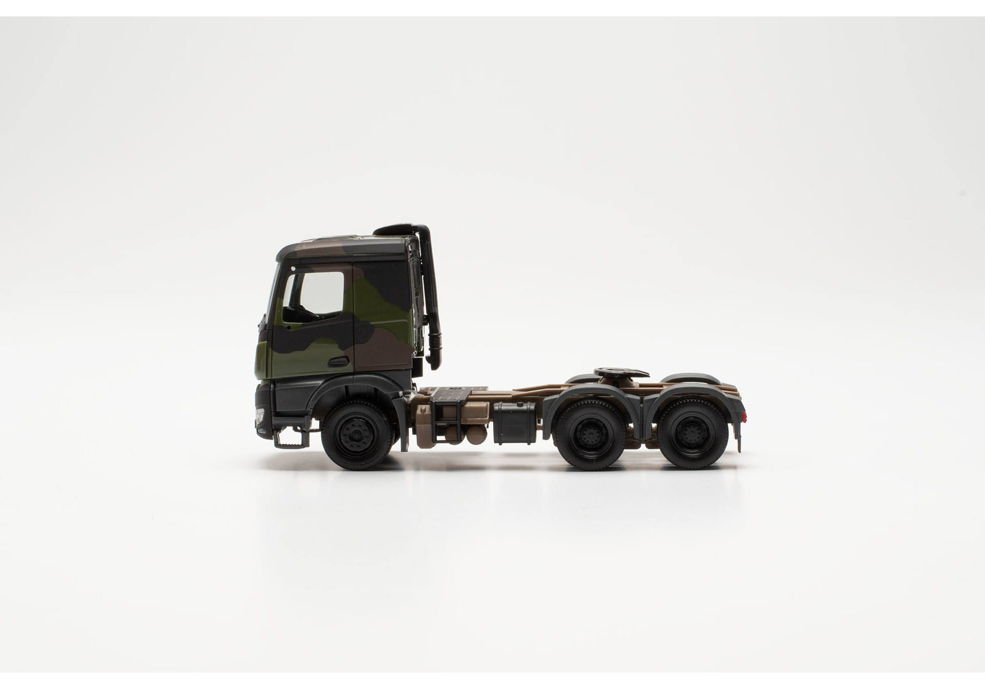 Mercedes-Benz Arocs 6x4 rigid tractor "German Armed Forces", camouflage