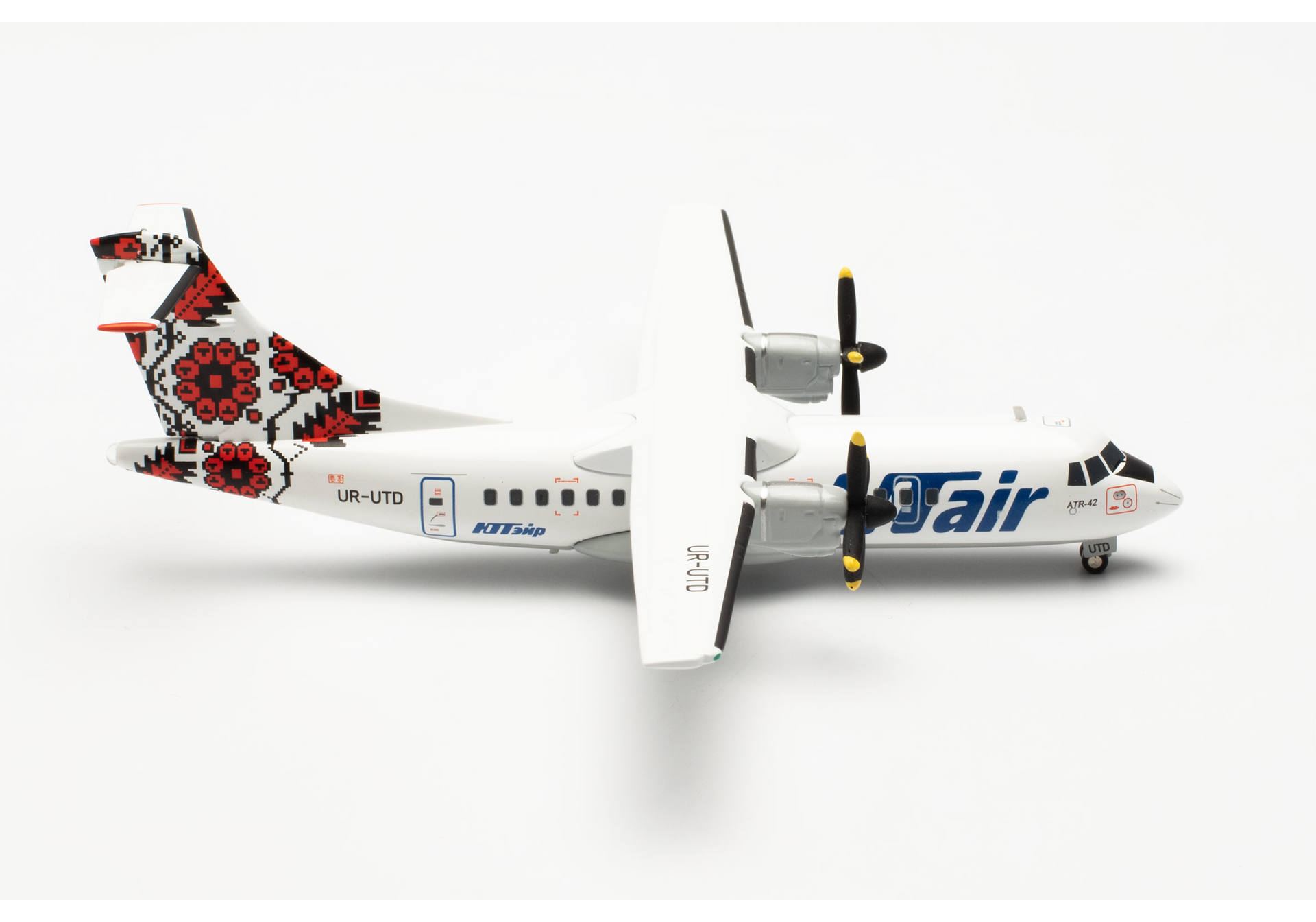 UTair-Ukraine ATR-42-300 – UR-UTD