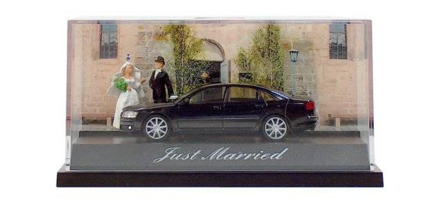 Wedding diorama, Audi A8 with Preiser figures
