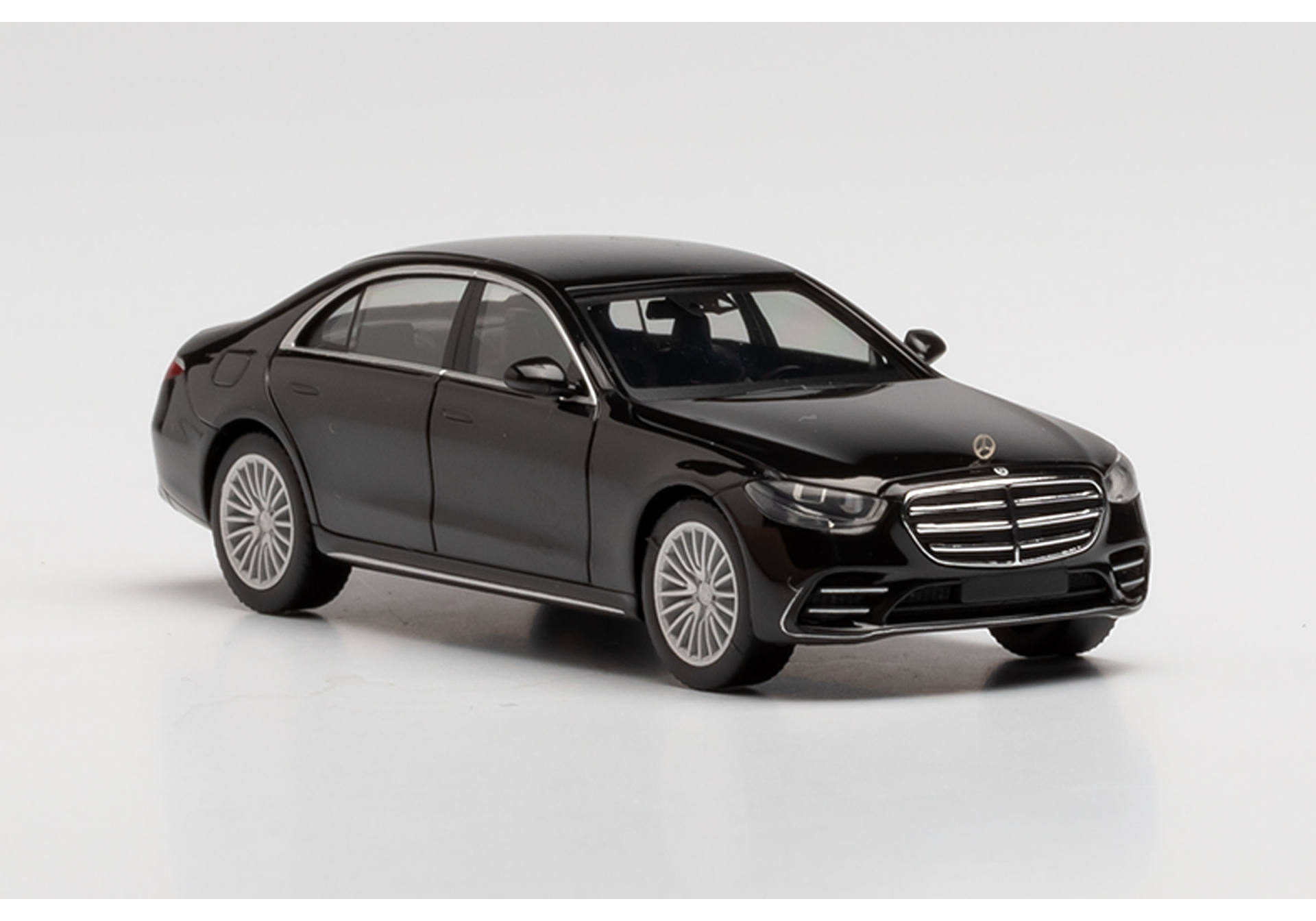 Mercedes-Benz S-Klasse, black