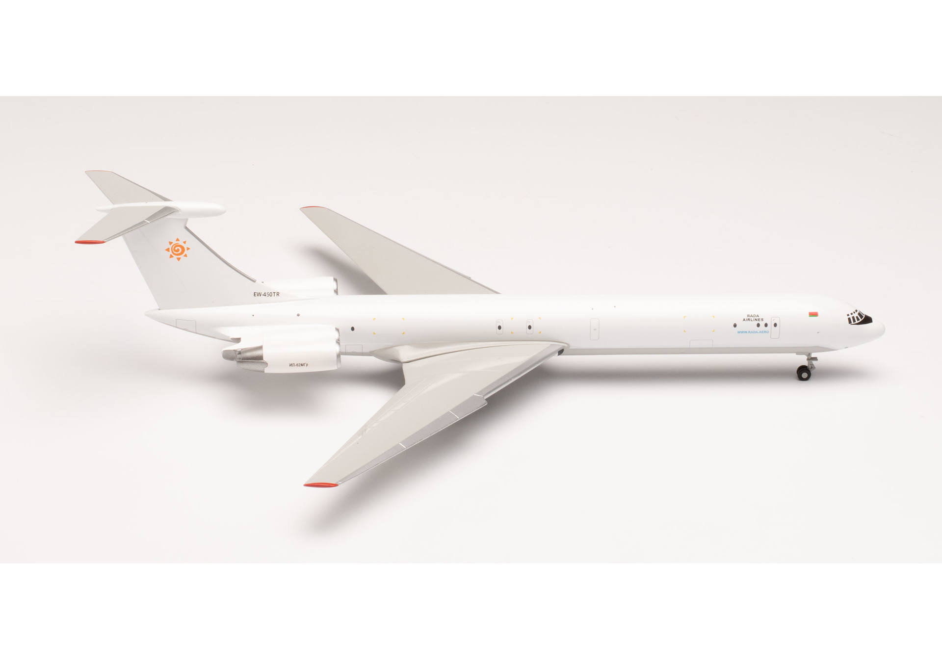 Rada Airlines Ilyushin IL-62MF – EW-450TR