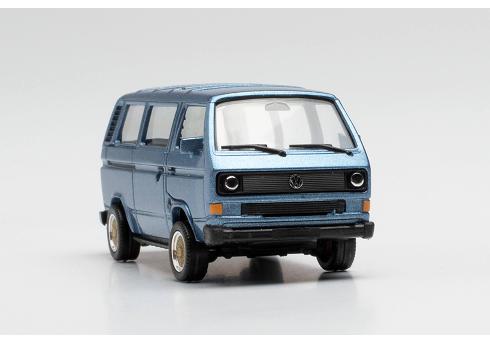 VW T3 Bus mit BBS-Felgen, blaumetallic