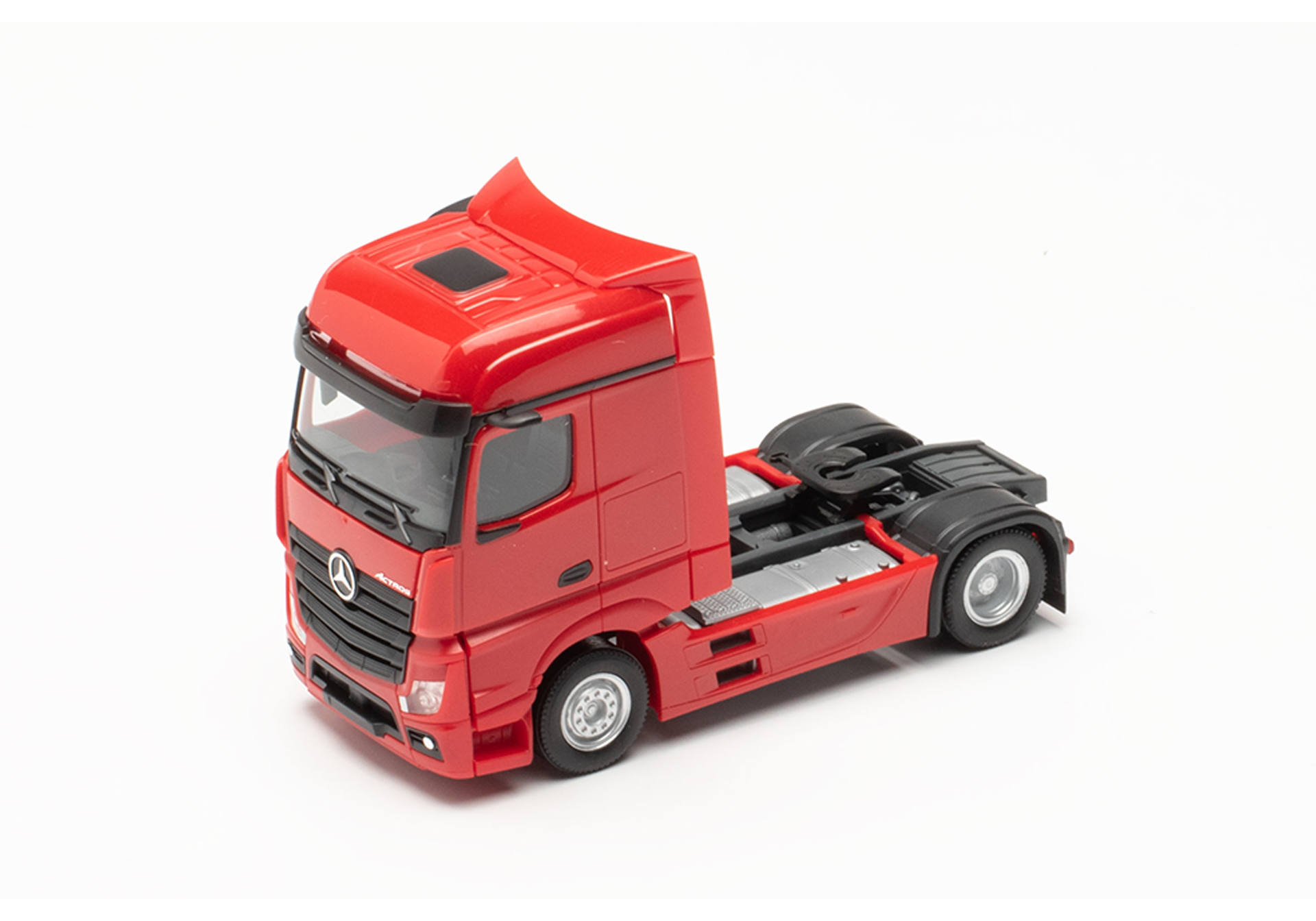 Herpa Mercedes-Benz Actros '18 Gigaspace 1:87 - Rotes LKW Modell Sammlerstück - Made In Germany