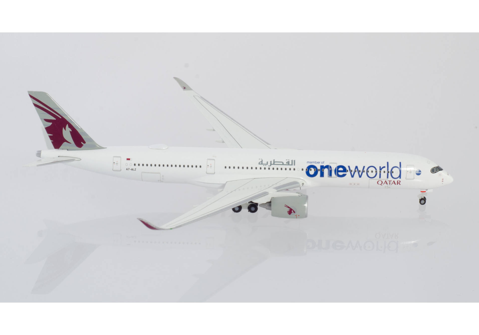 Qatar Airways Airbus A350-900 "oneworld"