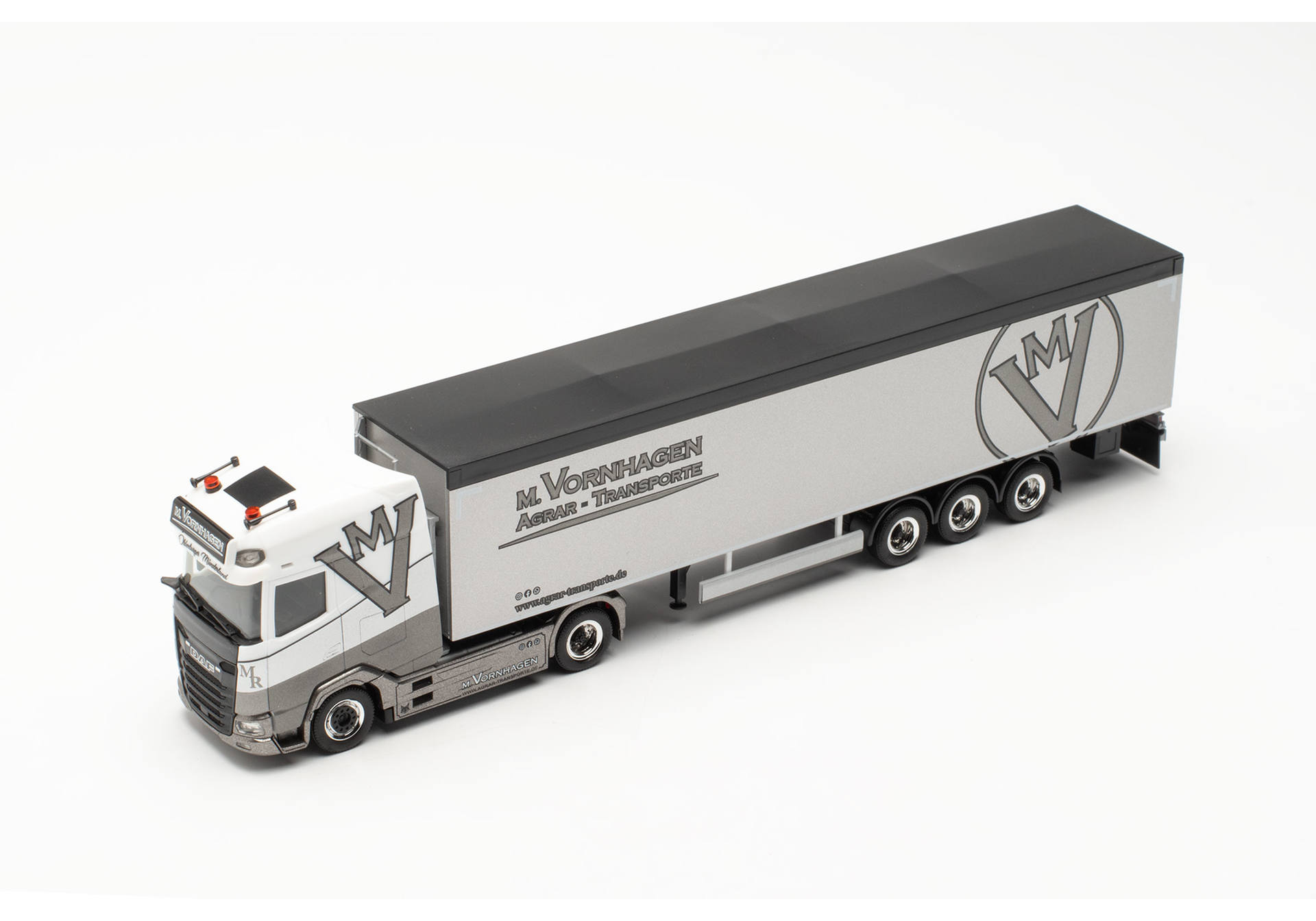 DAF XG+ walking-floor semitrailer "Vornhagen"