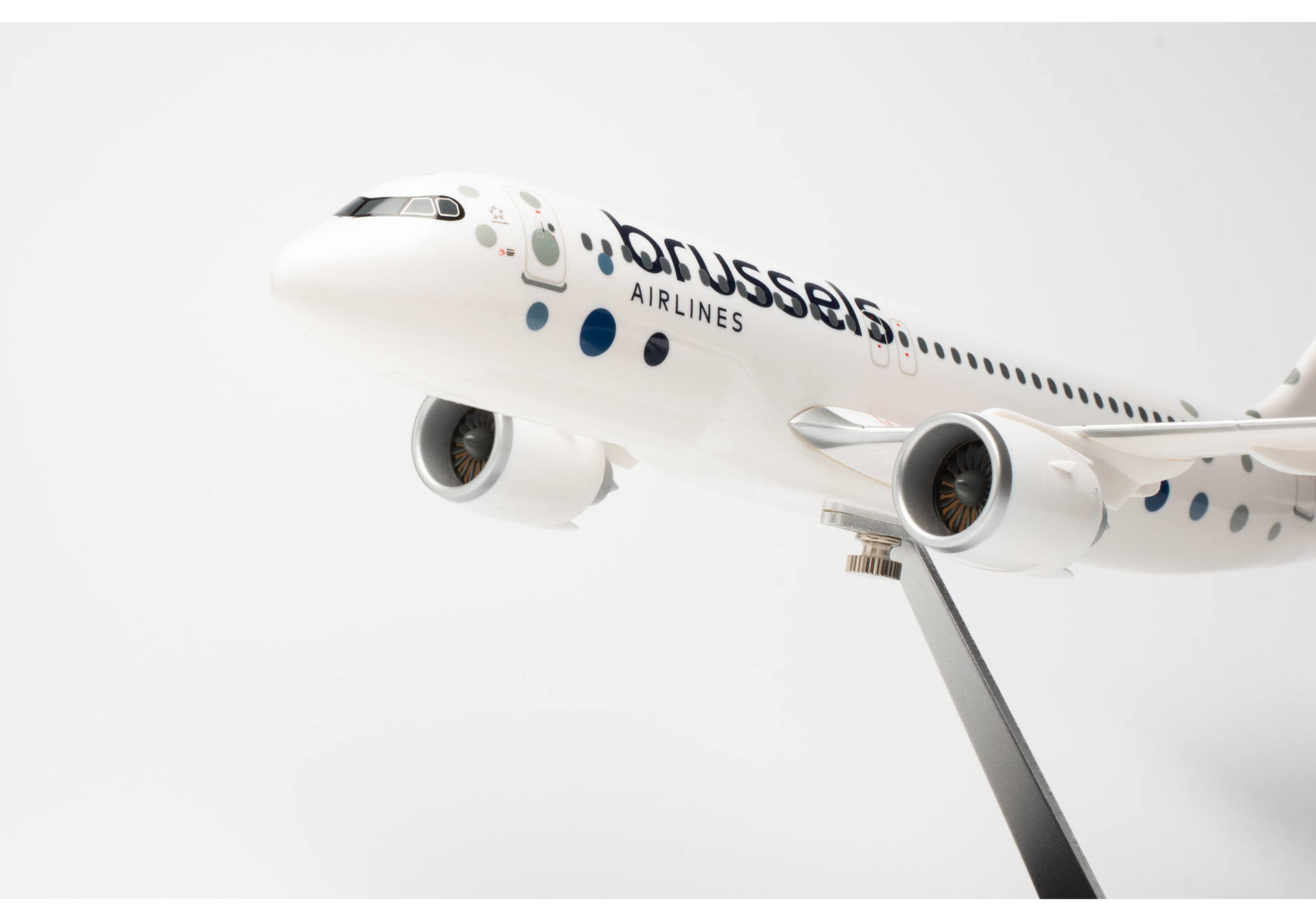 Brussels Airlines Airbus A320neo (1:100) - OO-SBA