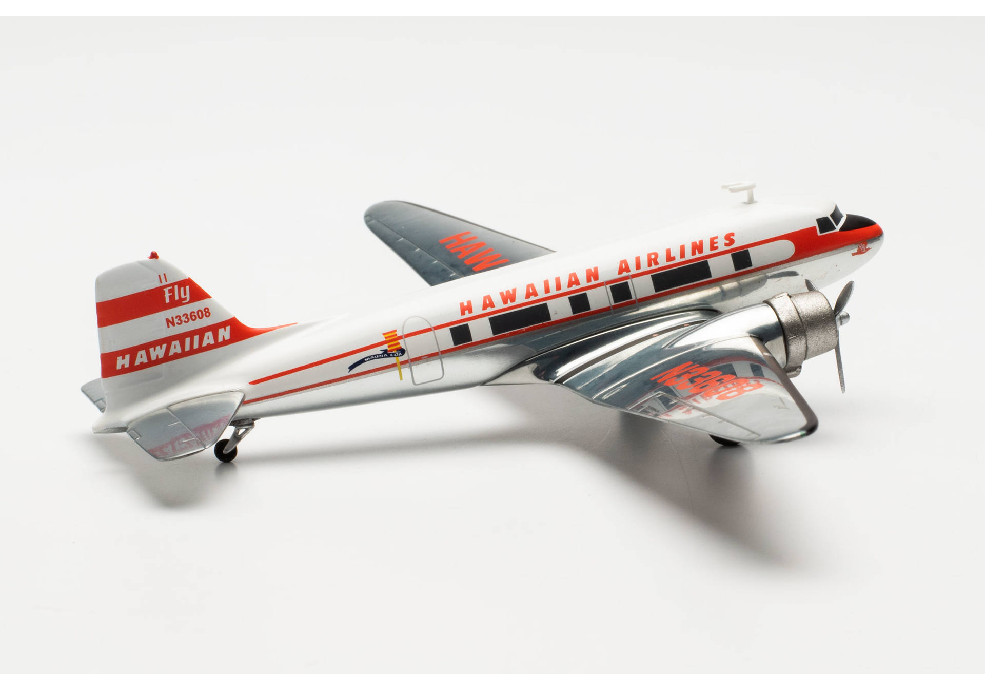 Hawaiian Airlines Douglas DC-3 “Viewmaster” – N33608