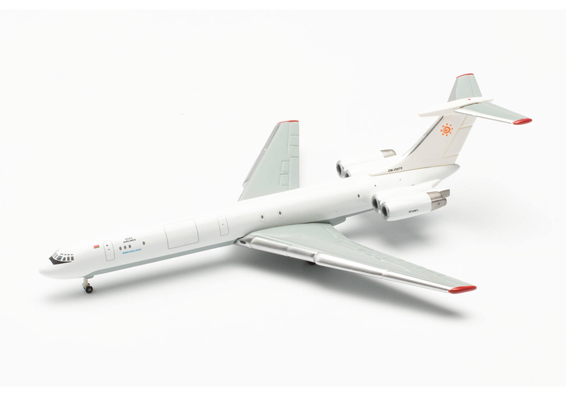 Rada Airlines Ilyushin IL-62MF – EW-450TR