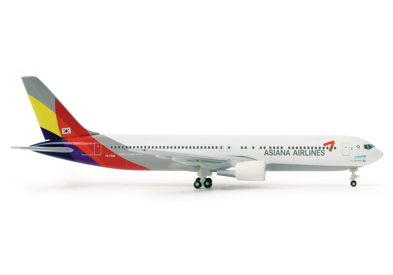 Asiana Airlines Boeing 767-300