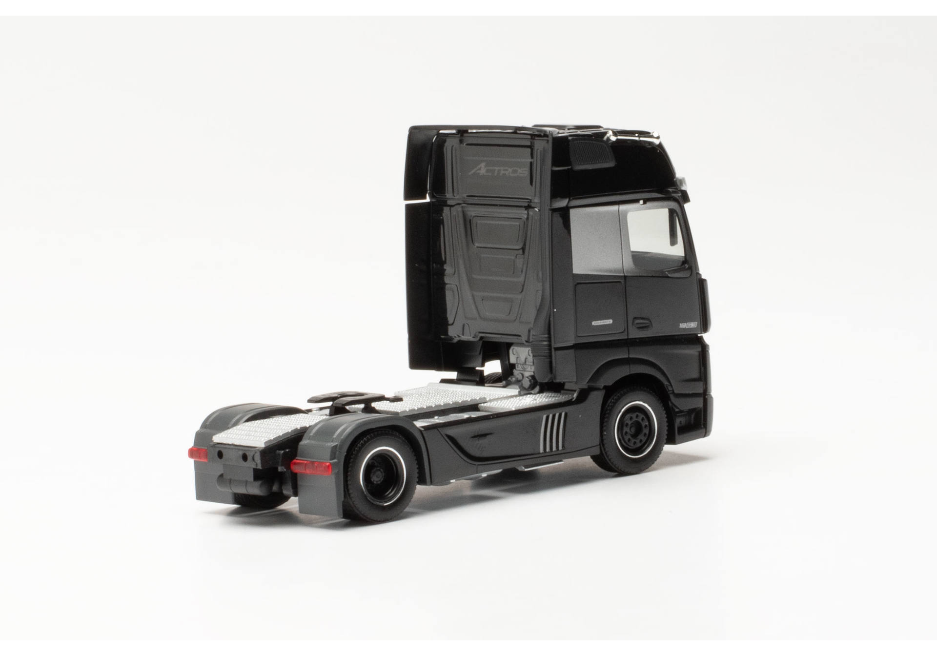 Mercedes-Benz Actros Gigaspace rigid tractor "Edition 3", black