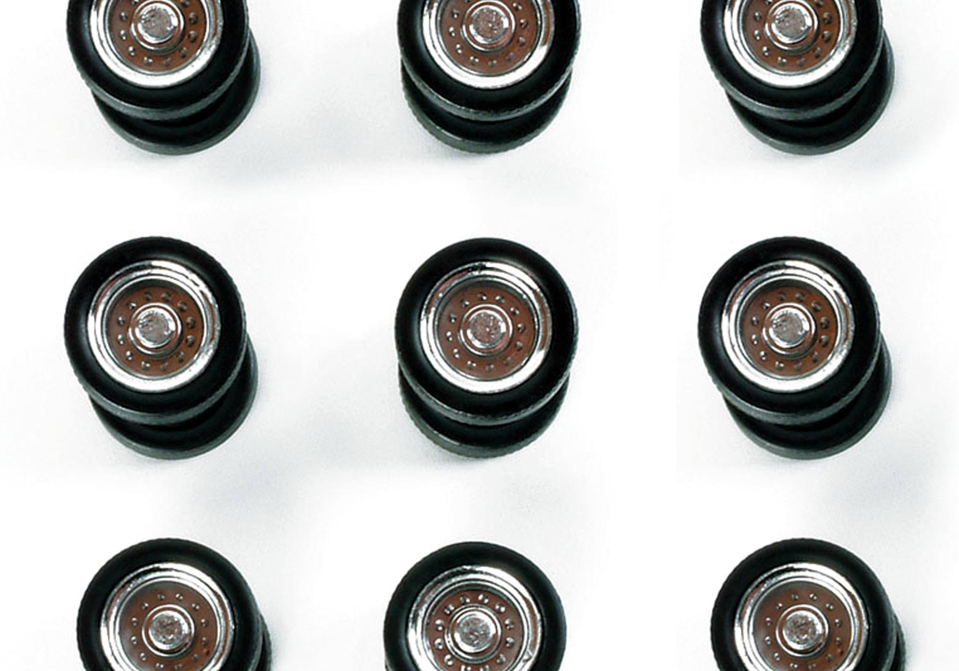 Low profile tyre for lowliner trucks, chromium plated (9 pieces)