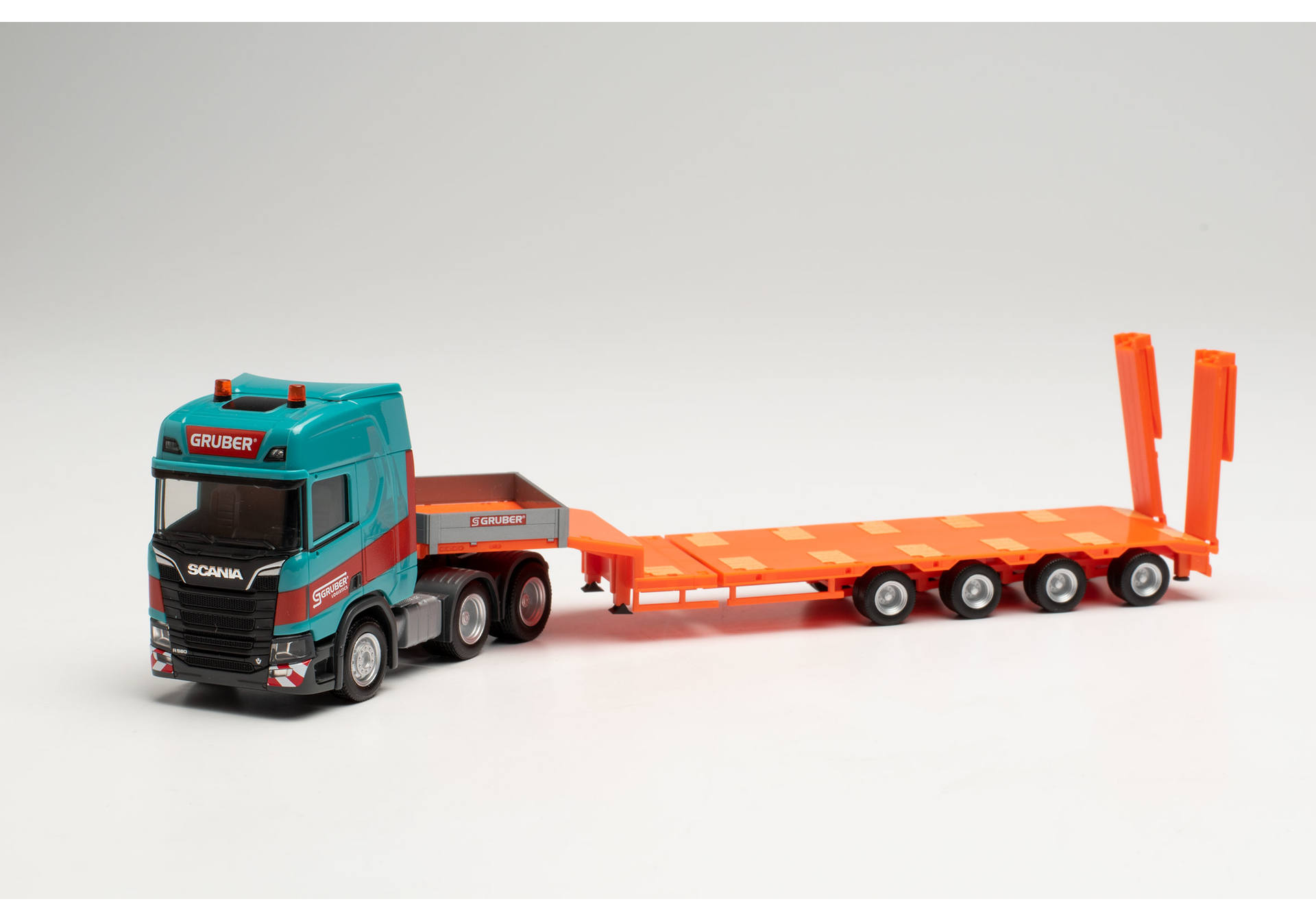 Scania CR 20 high roof 6×4 semi-low-loader semitrailer “Gruber”