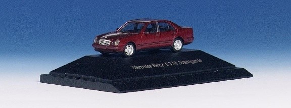 Mercedes-Benz E 320
