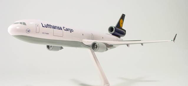 Lufthansa Cargo McDonnell Douglas MD-11. Artikel wird/ wurde in Wooster-Verpackung ausgeliefert.
