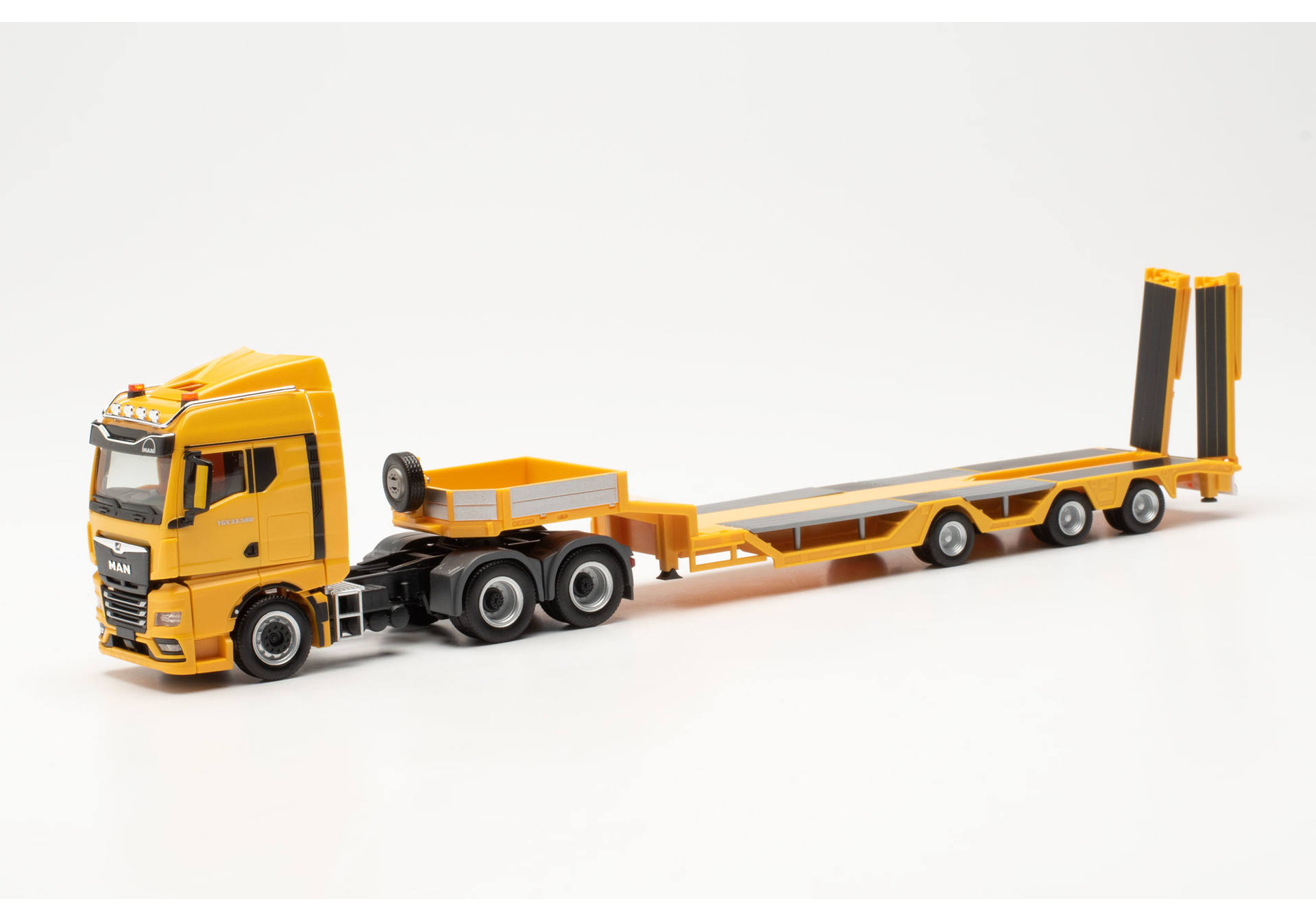 MAN TGX GM Goldhofer Allrounder semitrailer "MAN Truck & bus SE"