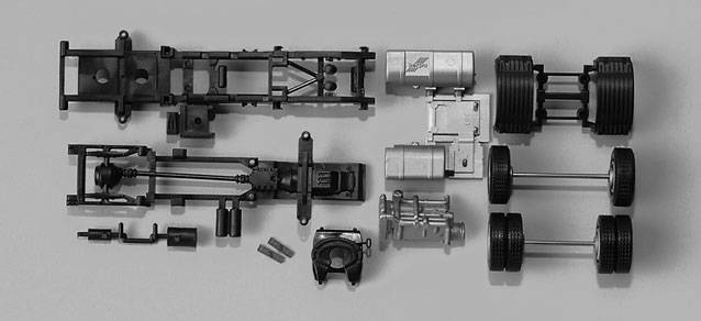 Zugmaschinen-Fahrgestell Volvo FH GL '02 2-achsInhalt: 2 Stück