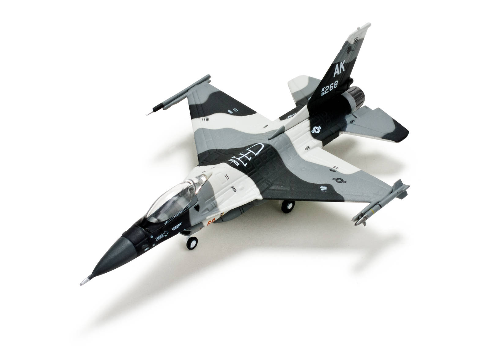 Herpa US Air Force Lockheed Martin F-16C Fighting Falcon 18th FS ...